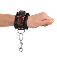 Bad Kitty Handfesseln im Lederlook - Schwarz/Rot